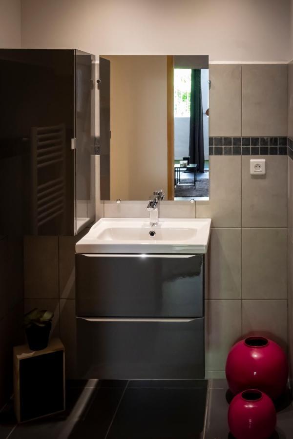 Superbe Appartement Avec Patio Nîmes Kültér fotó